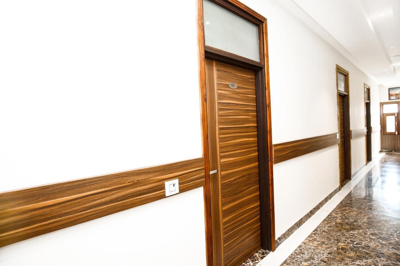 Hotel Woodcrest Zirakpur - Best Family Hotel By - A Unit Of Sidham Group Esterno foto