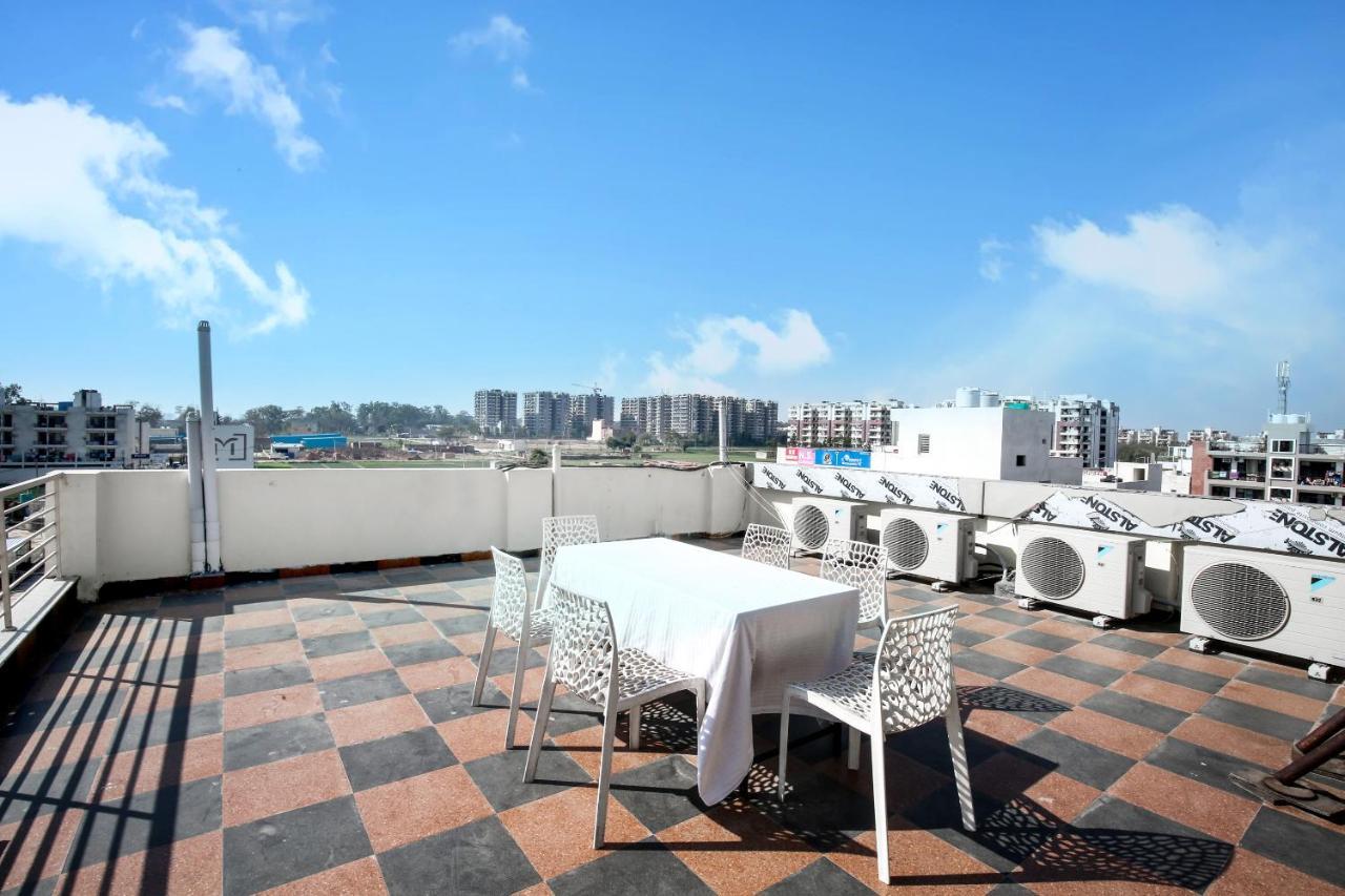 Hotel Woodcrest Zirakpur - Best Family Hotel By - A Unit Of Sidham Group Esterno foto