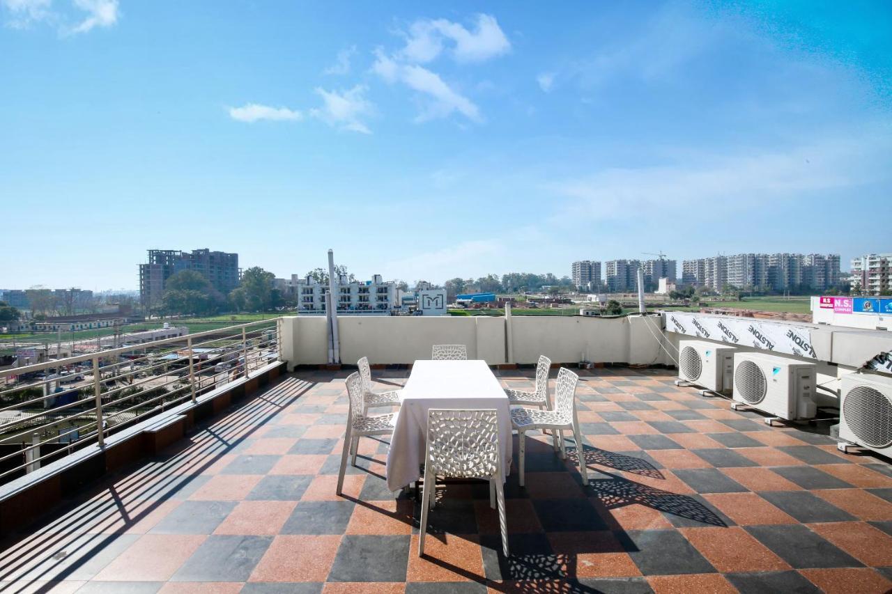 Hotel Woodcrest Zirakpur - Best Family Hotel By - A Unit Of Sidham Group Esterno foto