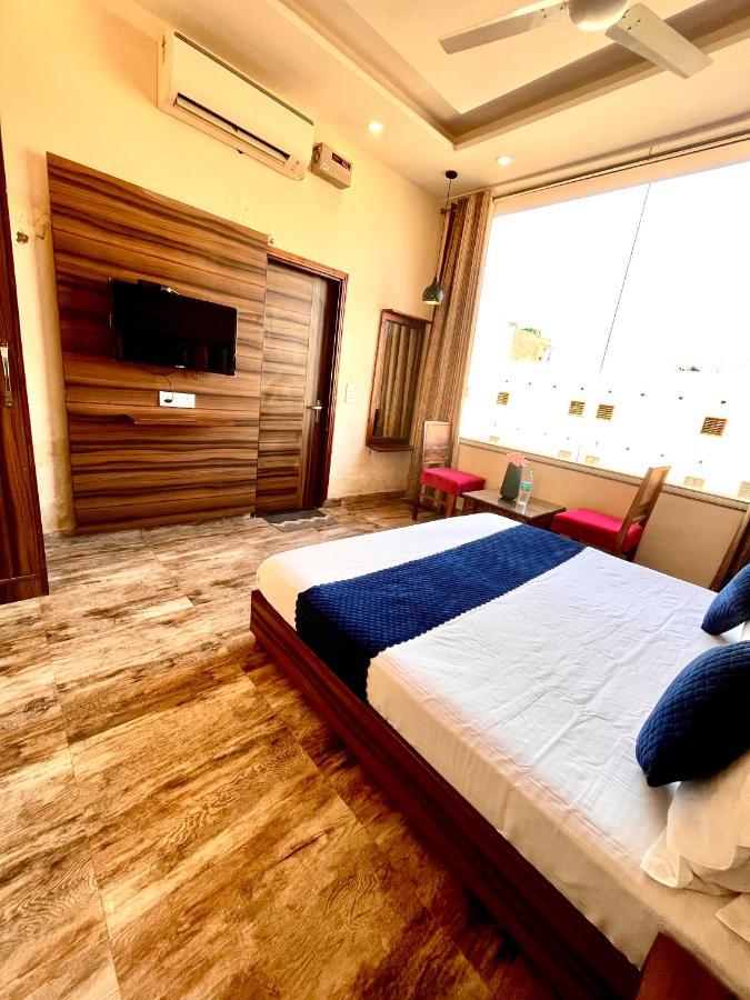 Hotel Woodcrest Zirakpur - Best Family Hotel By - A Unit Of Sidham Group Esterno foto