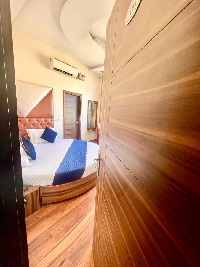 Hotel Woodcrest Zirakpur - Best Family Hotel By - A Unit Of Sidham Group Esterno foto