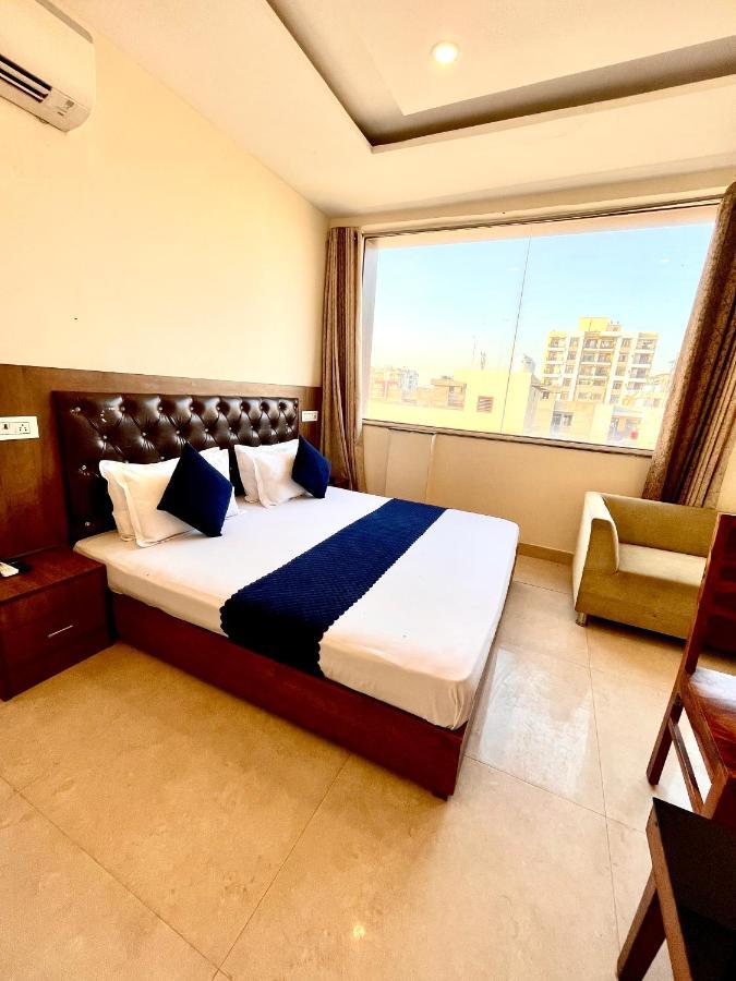 Hotel Woodcrest Zirakpur - Best Family Hotel By - A Unit Of Sidham Group Esterno foto