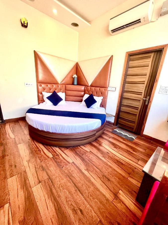 Hotel Woodcrest Zirakpur - Best Family Hotel By - A Unit Of Sidham Group Esterno foto