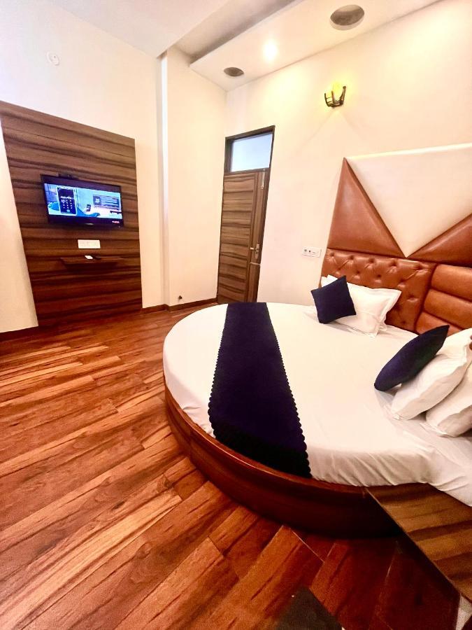 Hotel Woodcrest Zirakpur - Best Family Hotel By - A Unit Of Sidham Group Esterno foto