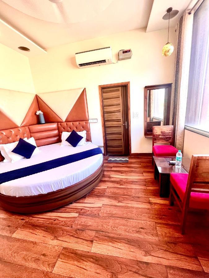 Hotel Woodcrest Zirakpur - Best Family Hotel By - A Unit Of Sidham Group Esterno foto