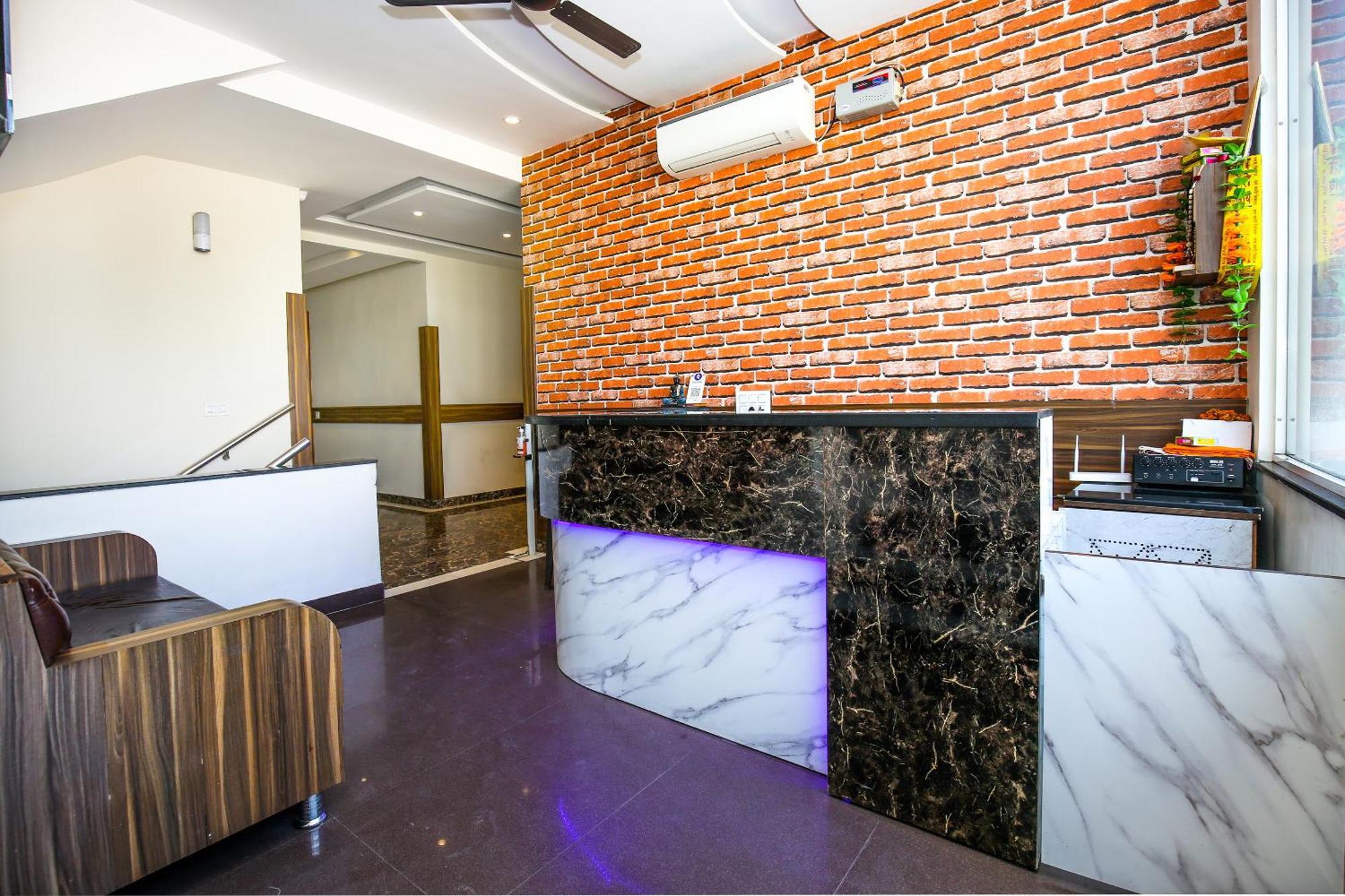 Hotel Woodcrest Zirakpur - Best Family Hotel By - A Unit Of Sidham Group Esterno foto